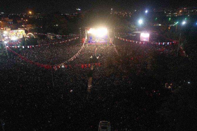 Konseri Rahat İzleyebilmek İçin Canlarını Hiçe Saydılar