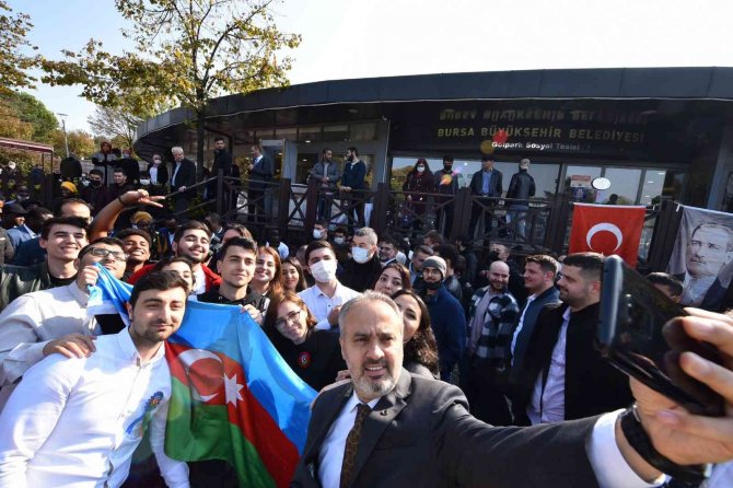 Tbmm Başkanı Şentop, Bursa’daki Misafir Öğrencilerle Buluştu.