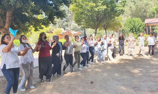 Ev İşçisi Kadınlar, Tarsus Gençlik Kampı’nda Buluştu