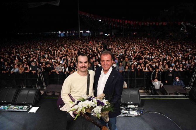 Mersin’de Cumhuriyet Bayramı Konserlerle Renklendi