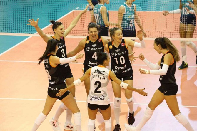 Eczacıbaşı Dynavit, Ptt’yi 3-0’la Geçti