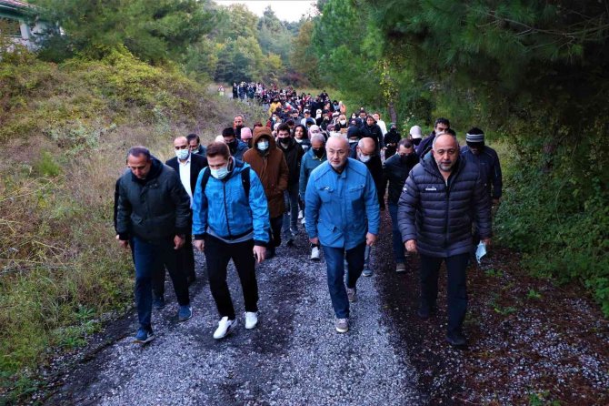 Rektör Ve Öğrencilerden Şafak Vaktinde Doğa Yürüyüşü