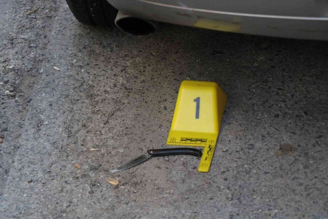 Ambulans Sesini Duyunca Bıçaklayan Da Bıçaklanan Da Kaçtı