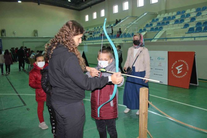 Selin Yaşandığı Türkeli’de Öğrencilere Etnospor Motivasyonu