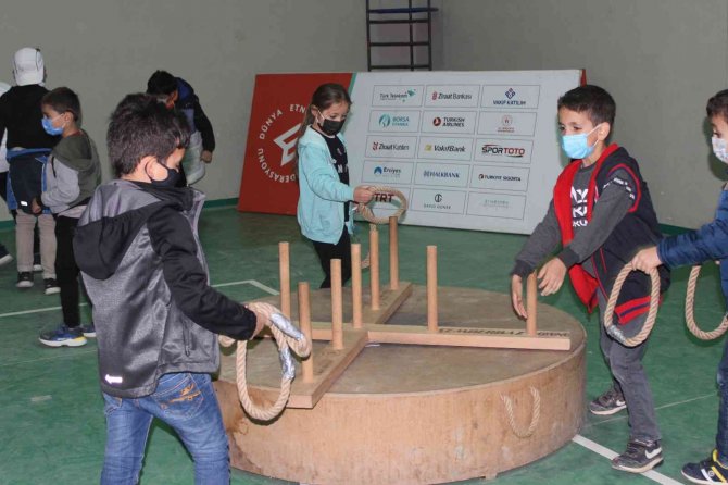 Selin Yaşandığı Türkeli’de Öğrencilere Etnospor Motivasyonu