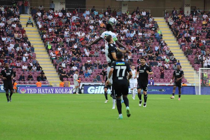 Spor Toto Süper Lig: Hatayspor: 1 - Beşiktaş: 0 (Maç Devam Ediyor)