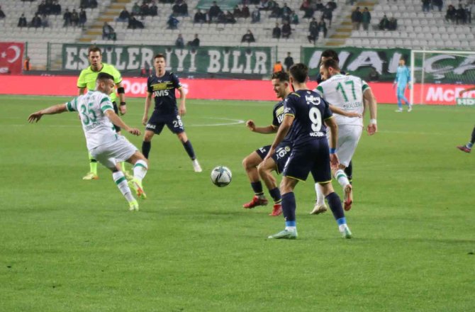 Spor Toto Süper Lig: Konyaspor: 2 - Fenerbahçe: 0 (İ̇lk Yarı)