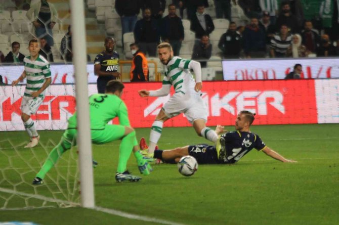 Spor Toto Süper Lig: Konyaspor: 2 - Fenerbahçe: 0 (İ̇lk Yarı)