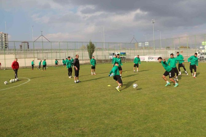 Sivas Belediyespor, Somaspor Maçı Hazırlıklarını Tamamladı