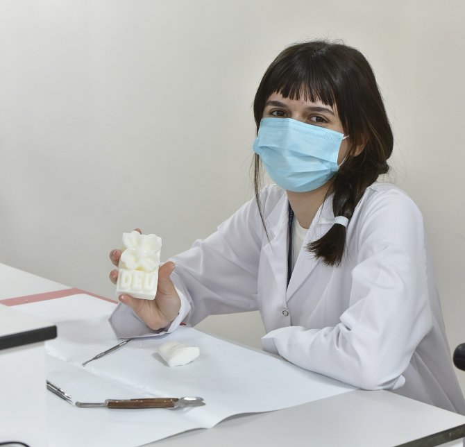 Deü’lü Diş Hekimleri, Pratik Eğitimlerini Fantom Laboratuvarında Alıyor