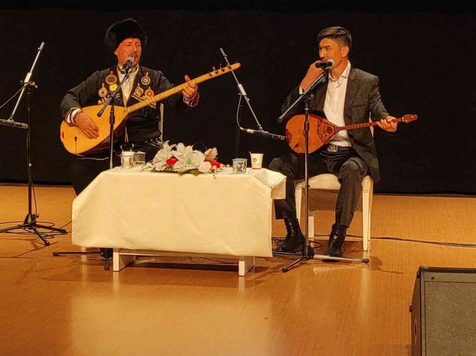 Türk Dünyasının Usta Ozanları Ankara’da Atıştı