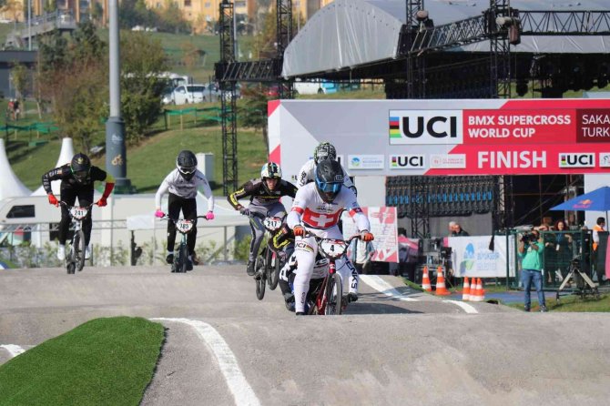 21 Ülkeden 143 Sporcu Birinci Olmak İçin Pedal Çevirmeye Başladı