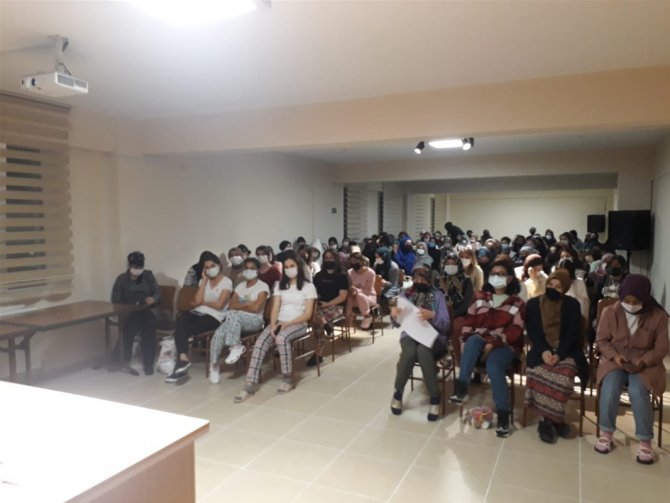 Üniversite Öğrencilerine ‘Tütünle Mücadele’ İsimli Konferans Verildi