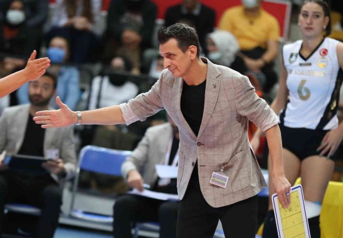 Vakıfbank, Nilüfer Belediyespor’a Set Vermedi
