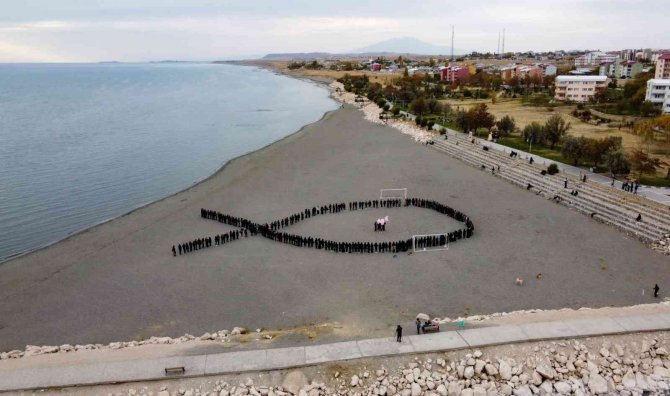 Geleceğin Ebeleri, Meme Kanserine Dikkat Çekmek İçin Klip Hazırladı