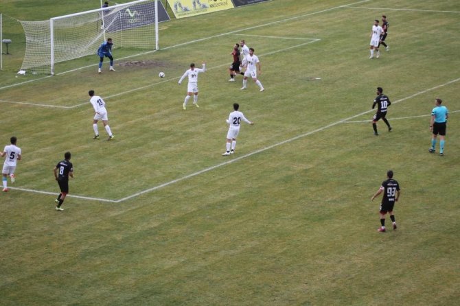 An Zentrum Bayburt Özel İ̇darespor, Silahtaroğlu Vanspor’u 5-0 Mağlup Etti