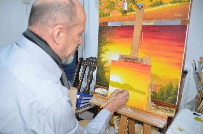 45 Yıllık Sanat Hayatında Bugün 5 Binden Fazla Antika Eşyanın Sahibi Oldu