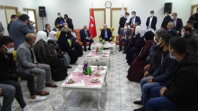 Bakan Soylu Dağa Kaçırılan Çocukları İçin Eylem Yapan Annelerle Buluştu
