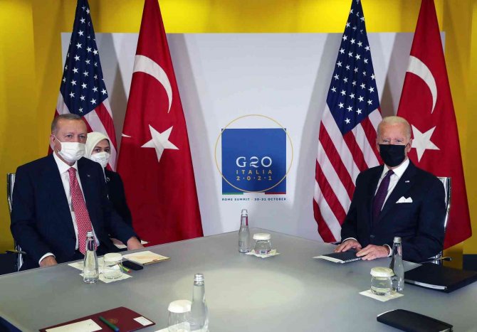 Cumhurbaşkanı Recep Tayyip Erdoğan’ın İ̇talya’nın Başkenti Roma’da Düzenlenen G20 Liderler Zirvesi Kapsamında Abd Başkanı Joe Biden İle Görüşmesi Başladı.