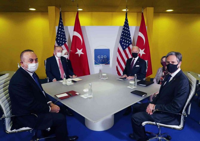 Cumhurbaşkanı Recep Tayyip Erdoğan’ın İ̇talya’nın Başkenti Roma’da Düzenlenen G20 Liderler Zirvesi Kapsamında Abd Başkanı Joe Biden İle Görüşmesi Başladı.