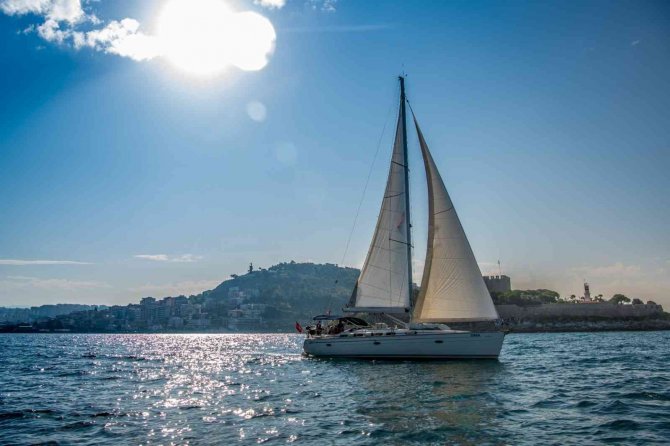 Kuşadası’nda 110 Yelkenci Cumhuriyet İçin Yelken Bastı