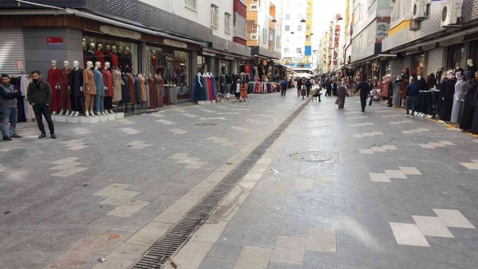 Alışverişin Odak Merkezine Çizgili Çözüm