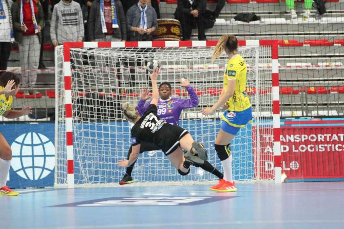 Ehf Kadınlar Şampiyonlar Ligi: Kastamonu Belediyespor: 20 - Metz Handball: 30