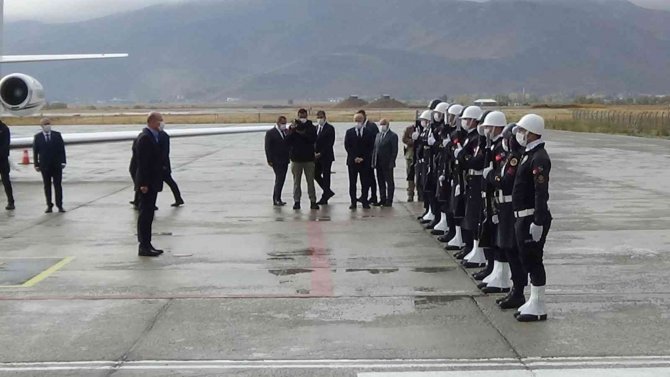 Bakan Soylu Dağa Kaçırılan Çocukları İçin Eylem Yapan Annelerle Buluştu