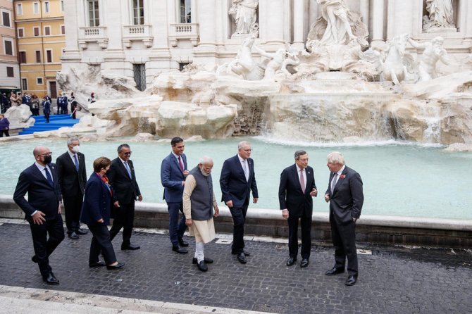 G20 Liderleri, Roma’daki Trevi Çeşmesi Önünde Aile Fotoğrafı Çektirdi