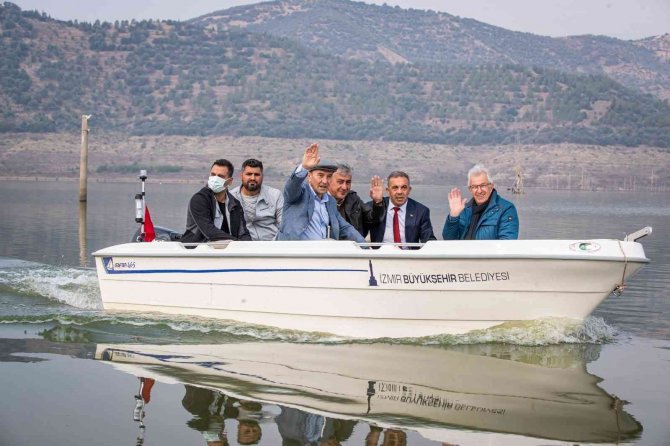 Traktörün Yerini Balıkçı Tekneleri Aldı