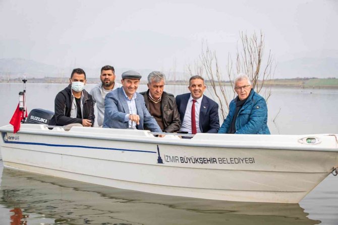 Traktörün Yerini Balıkçı Tekneleri Aldı