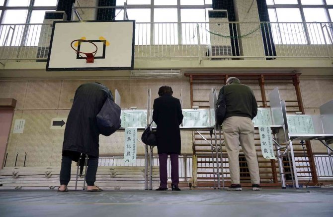 Japonya Genel Seçim İçin Sandık Başında