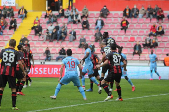 Spor Toto Süper Lig: Kayserispor: 2 - Fatih Karagümrük: 1 (Maç Sonucu)