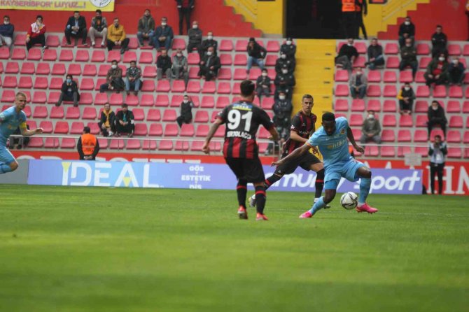 Süper Lig: Kayserispor: 0 - Fatih Karagümrük: 1 (İ̇lk Yarı)