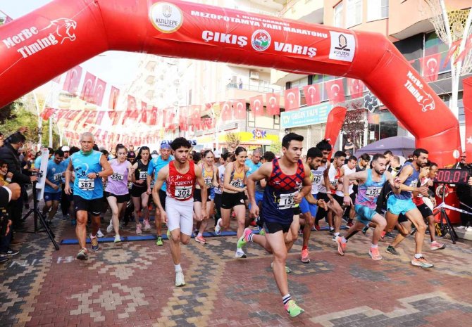 Vali Demirtaş, 1. Uluslararası Mezopotamya Yarı Maraton Koşusunun Startını Verdi