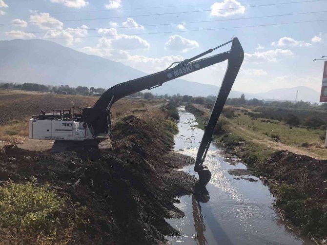 Uyarılar Dikkate Alınmadı Dere Yatakları Ve Kanallar Yine Çöplerle Doldu