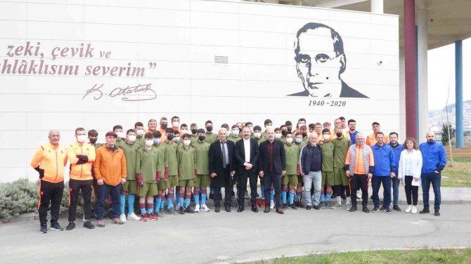 Sağıroğlu: "Amacımız Futbolcu Yetiştirerek İhraç Etmek"