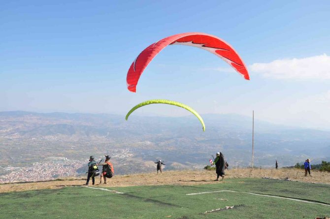 Yamaç Paraşütü Pilotları Kestane Dağı’nda Buluştu