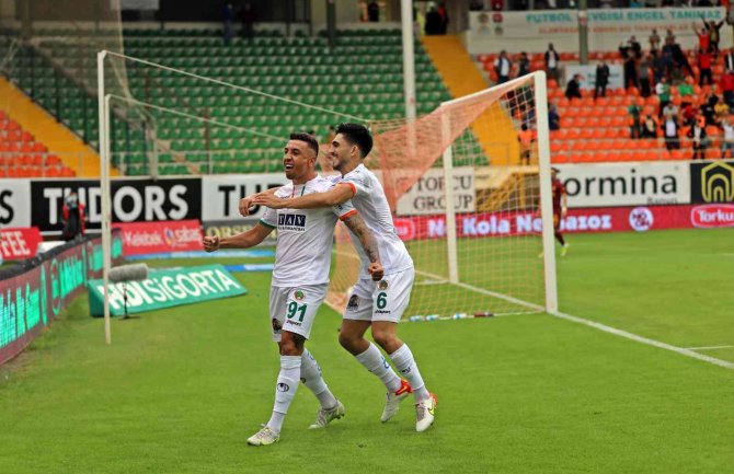 Spor Toto Süper Lig: Aytemiz Alanyaspor: 1 - Göztepe: 0 (İ̇lk Yarı)