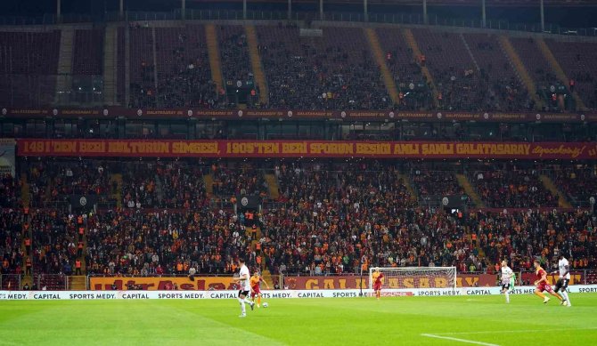Spor Toto Süper Lig: Galatasaray: 1 - Gaziantep Fk: 0 (İ̇lk Yarı)