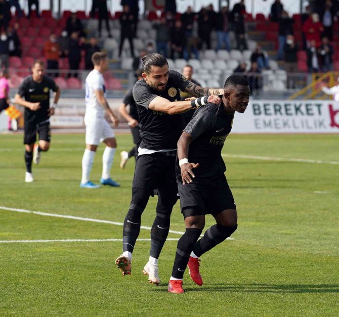 Tff 1. Lig: Ümraniyespor: 2 - Tuzlaspor: 1