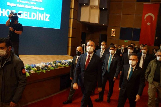 Adalet Bakanı Gül: “Eski Türkiye’de Hukukun Eline Çekiç Verdiler, Herkesi Çivi Gibi Gördü”
