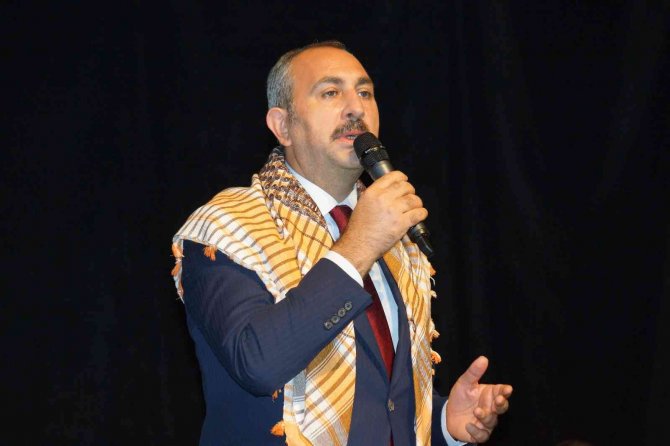 Adalet Bakanı Gül: “Bu Millete Kimse Pranga Vuramayacak”