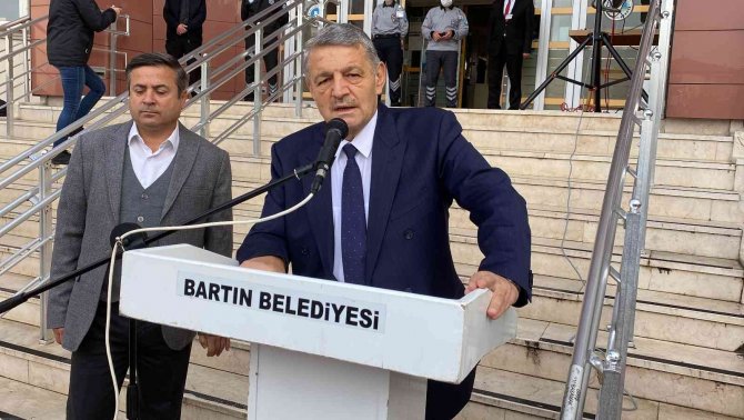 2 Kişinin Öldüğü Kazada Yaralanan Bartın Belediye Başkanı Göreve Başladı