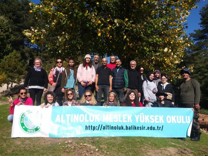 Altınoluk Myo’da Öğrenciler Doğada Uygulamalı Eğitim Geleneğini Sürdürüyor