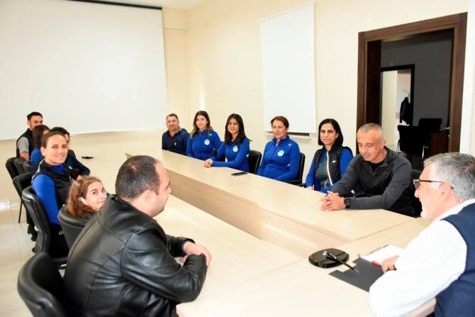 Başkan Bozkurt İ̇nönü Belediyesi Sporcuları İle Toplantı Yaptı