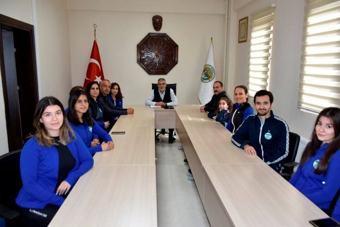 Başkan Bozkurt İ̇nönü Belediyesi Sporcuları İle Toplantı Yaptı