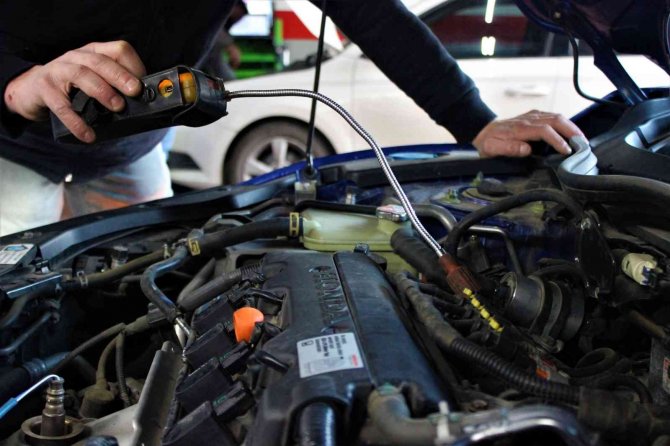 Bayburt’ta Araç Sahiplerinin Soğukla Mücadelesi Başladı