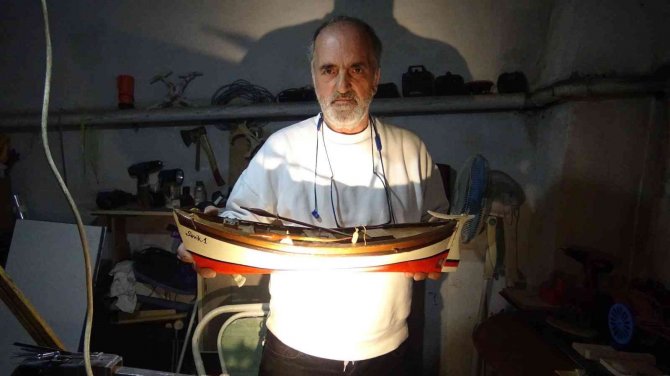 Özel) Araba Garajında "Sanat Tersanesi"