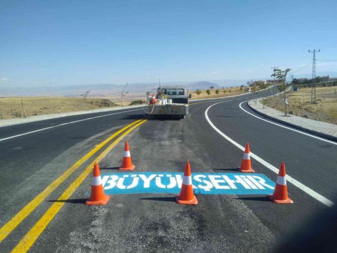 Malatya’da Yol İşaretleme Çalışmalarına Devam Ediyor